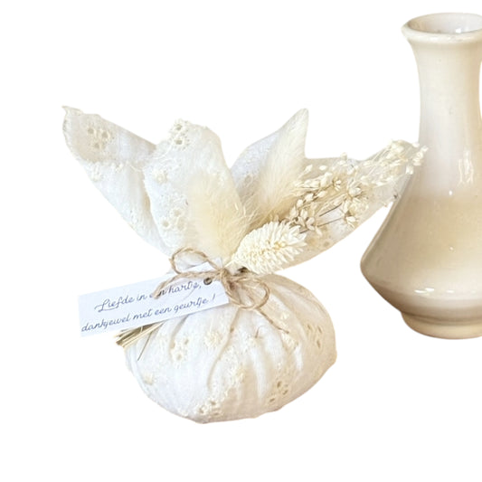 Broderie anglaise tetra doekje 20x20cm - Per 12 stuks